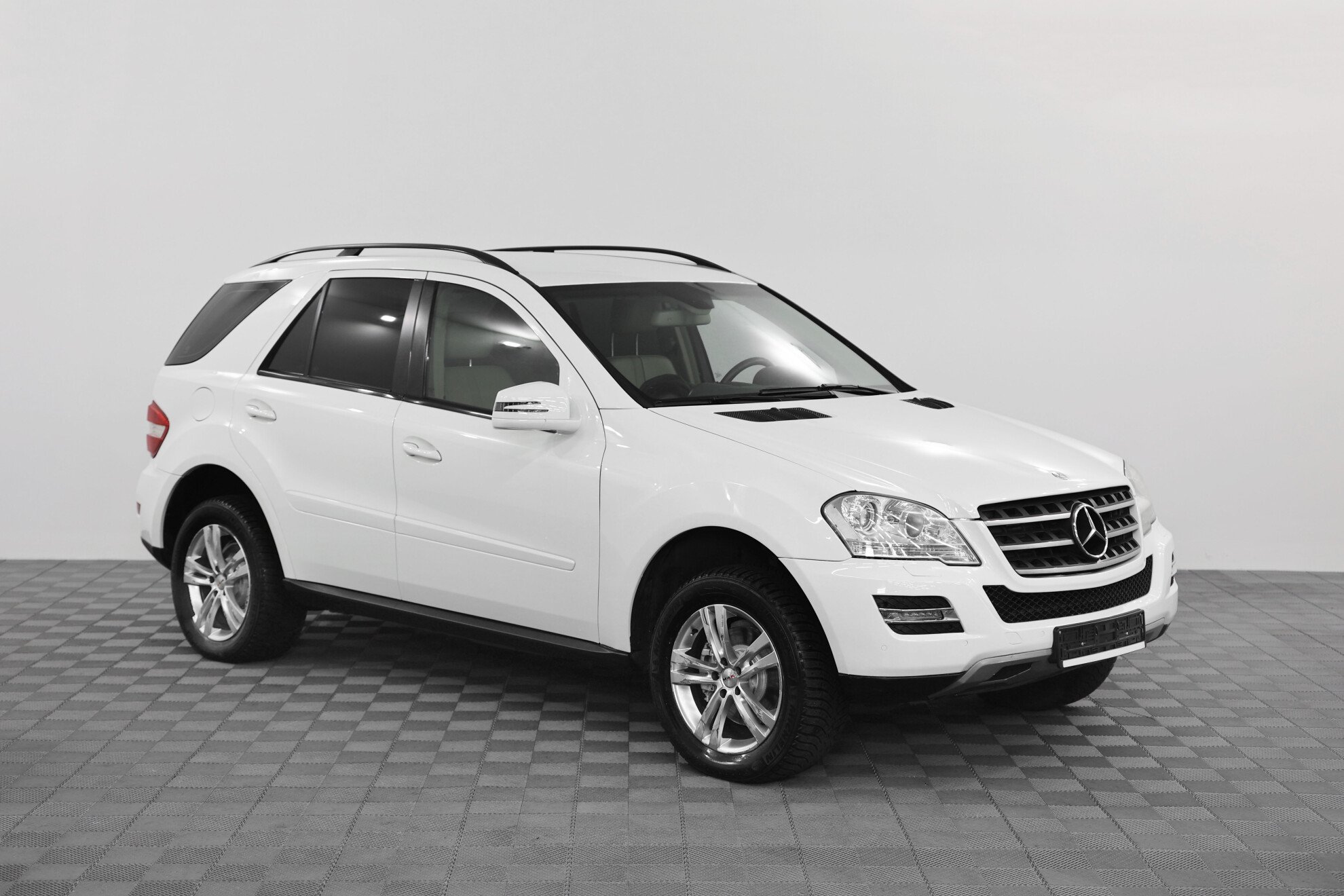 Mercedes-Benz Mercedes-Benz M-Класс 2011